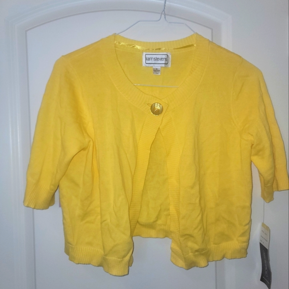 Yellow Shrug M NWT